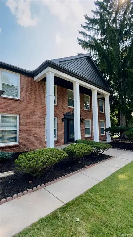 5396 Provincial, Bloomfield Hills, MI 48302 - #3
