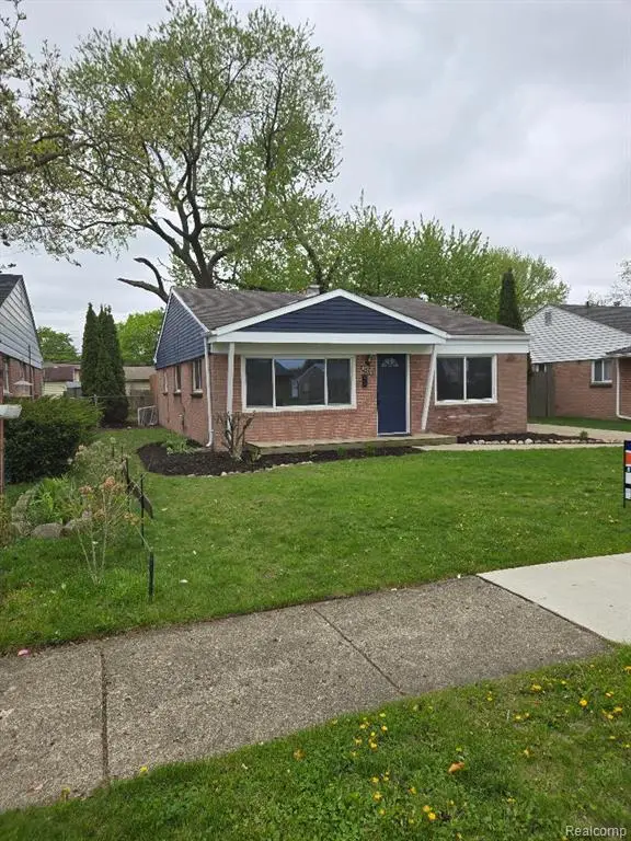 30731 Steinhauer, Westland, MI 48186