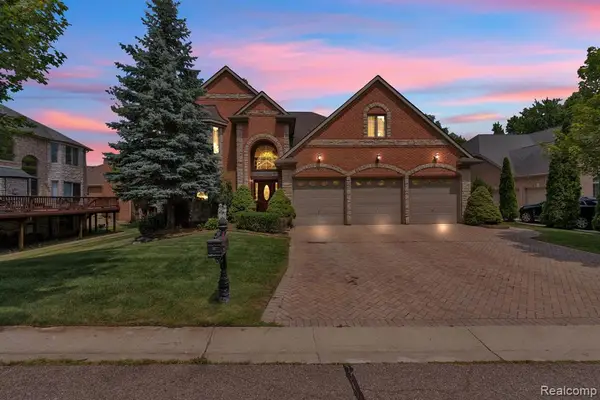 32404 Maria, Livonia, MI 48152