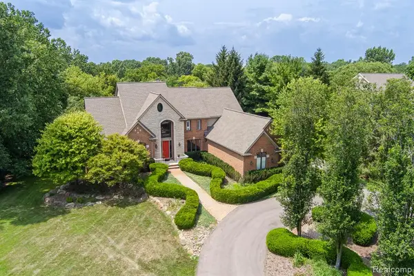 3720 Northwood, West Bloomfield, MI 48324