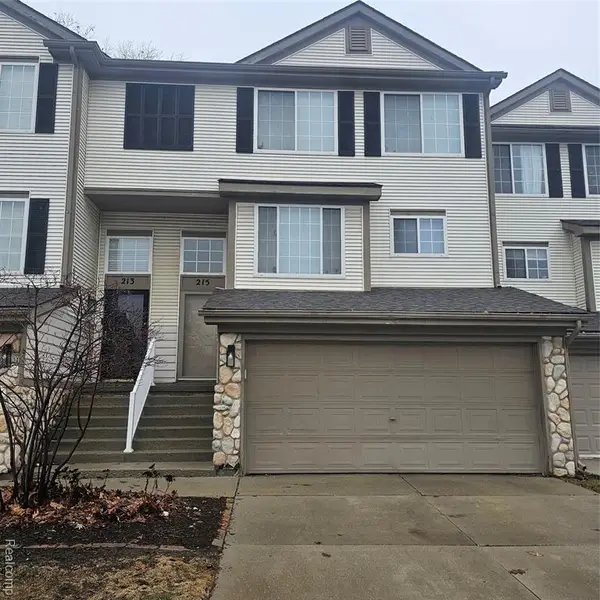 215 Oak Ridge, Pontiac, MI 48341