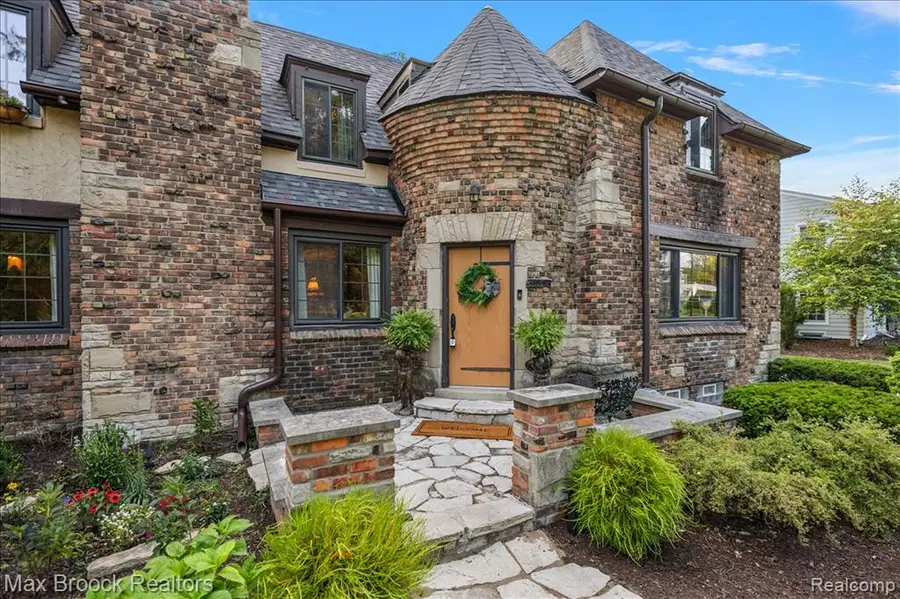 31543 Fairfax, Beverly Hills, MI 48025 - #2