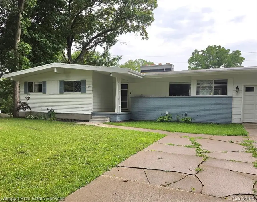 2549 Riverwood Dr, Port Huron, MI 48060 - #2