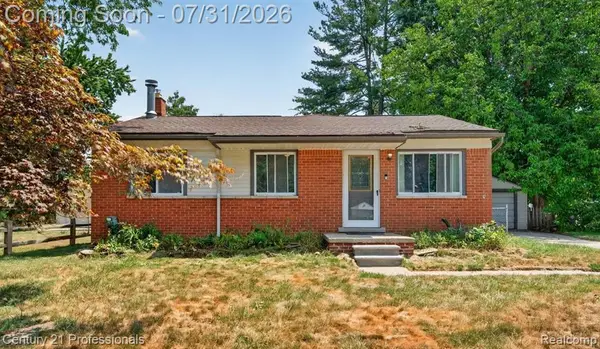 18180 Deering, Livonia, MI 48152