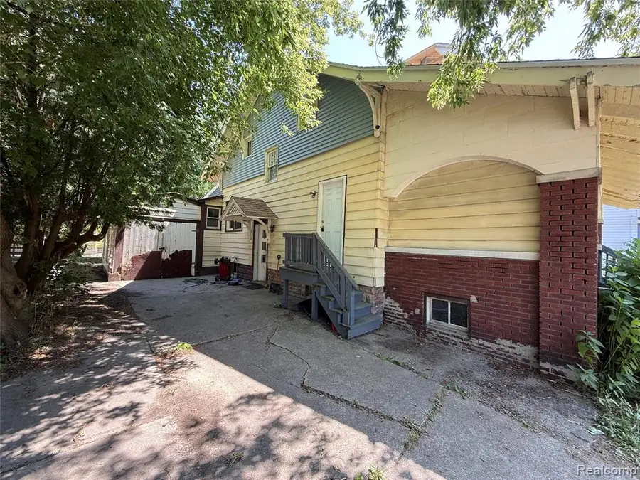 732 15th, Port Huron, MI 48060 - #2