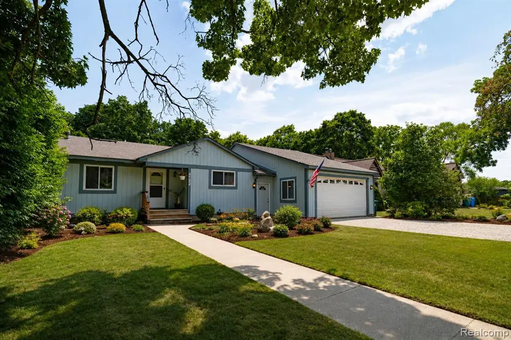 4792 Broadway, Commerce Township, MI 48382 - #1