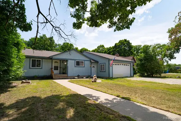 4792 Broadway, Commerce Twp, MI 48382