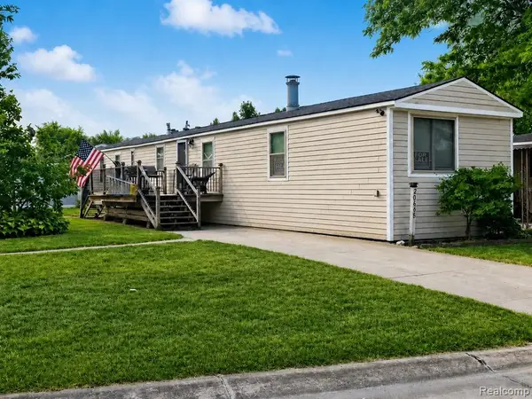 20648 Seneca, Clinton Township, MI 48036