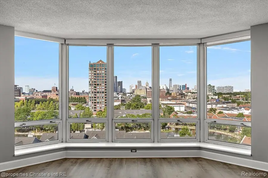 250 E Harbortown #901, Detroit, MI 48207 - #2