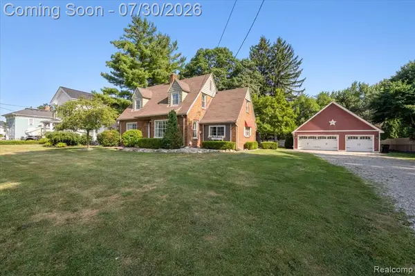 707 E Grand River, Fowlerville, MI 48836