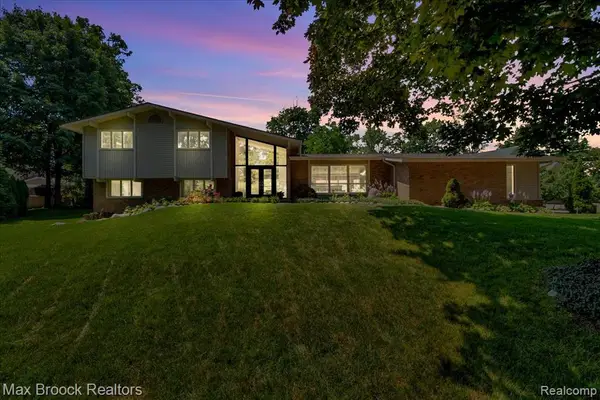 2564 Charel, West Bloomfield, MI 48324
