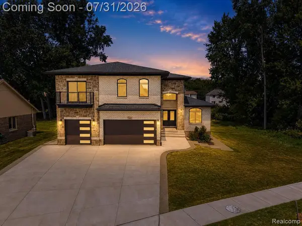 1683 Delta, Troy, MI 48085