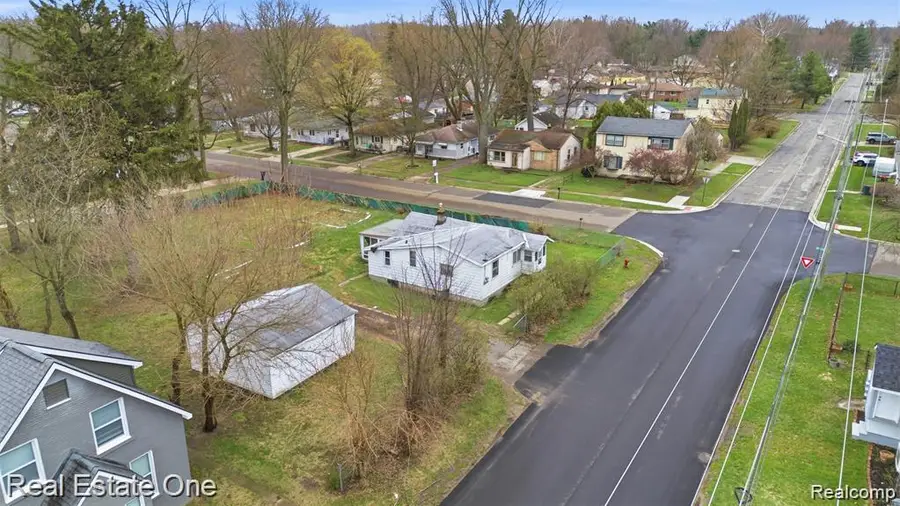 18318 Deering, Livonia, MI 48152 - #2