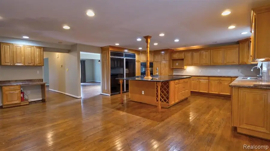 30853 Sudbury, Farmington Hills, MI 48331 - #3