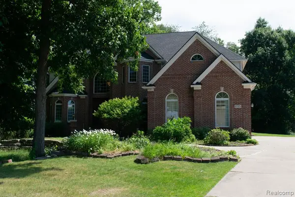 1715 Hamilton, Bloomfield Hills, MI 48302