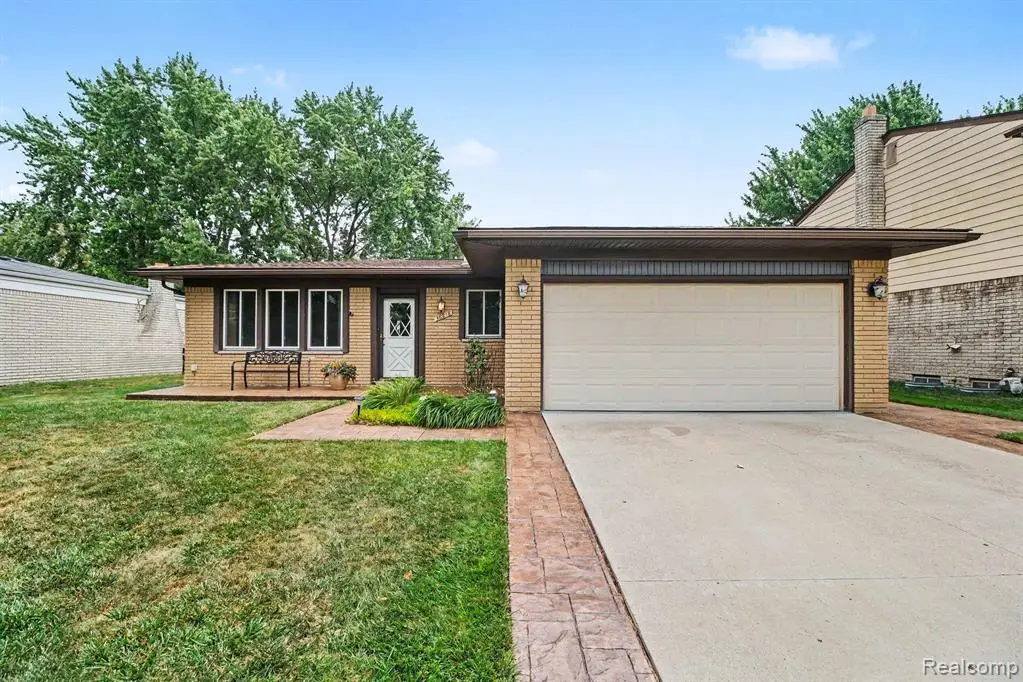 38218 Douglas, Sterling Heights, MI 48310 - #1