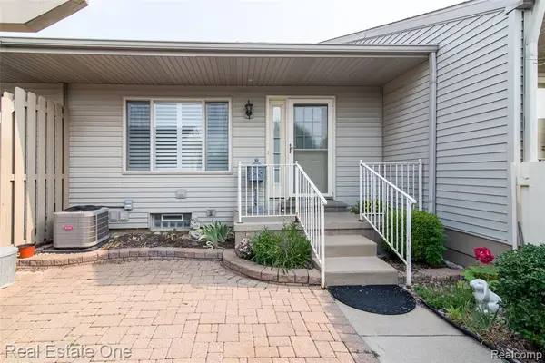 61702 Williamsburg #2, South Lyon, MI 48178
