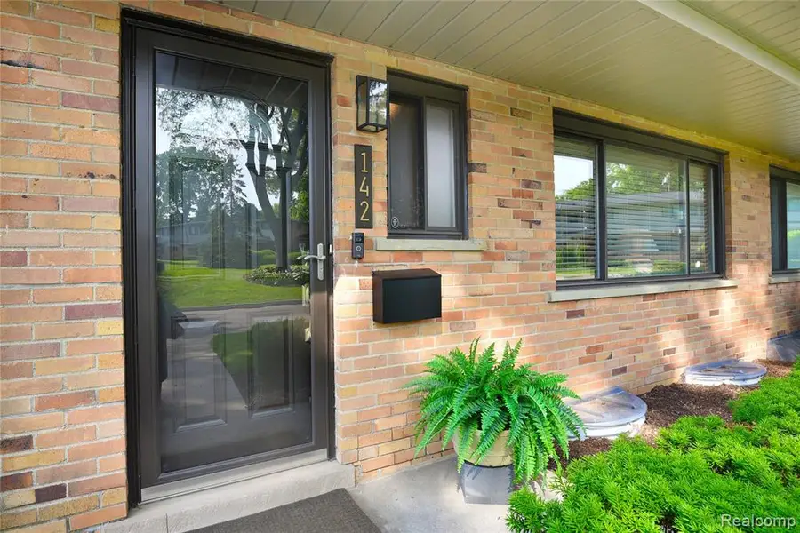 142 E Hickory Grove #3, Bloomfield Hills, MI 48304 - #2