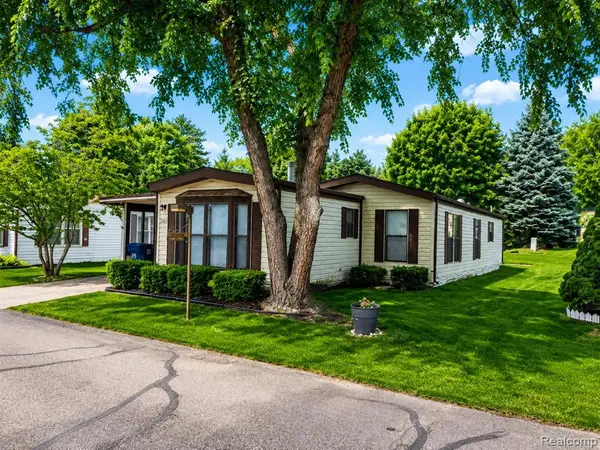 2663 Chickadee, Rochester Hills, MI 48309
