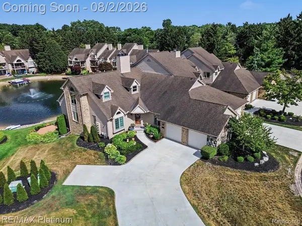 18012 Blue Heron Pointe, Northville, MI 48168