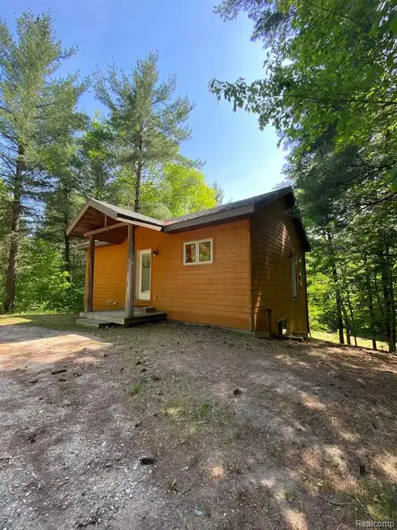 2205 Sugar Woods, Gladwin, MI 