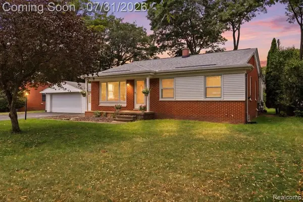 2067 Oakdale, Waterford, MI 48329