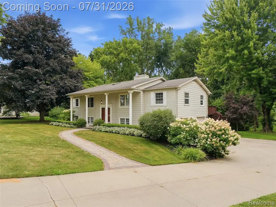 138 Aintree, Rochester, MI 48306 - #2