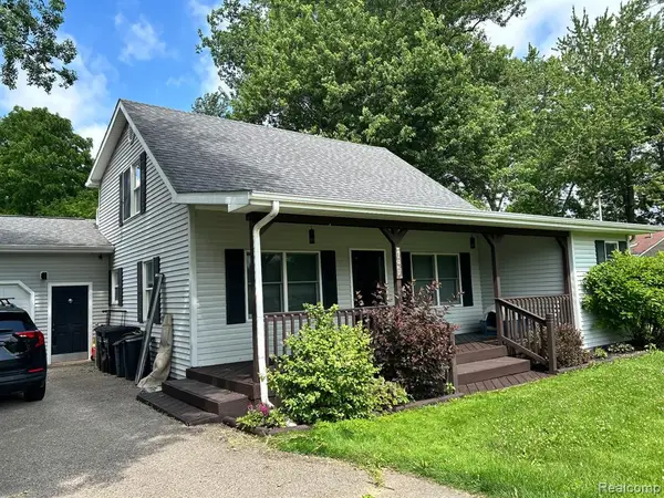 1242 Adams, Burton, MI 48509