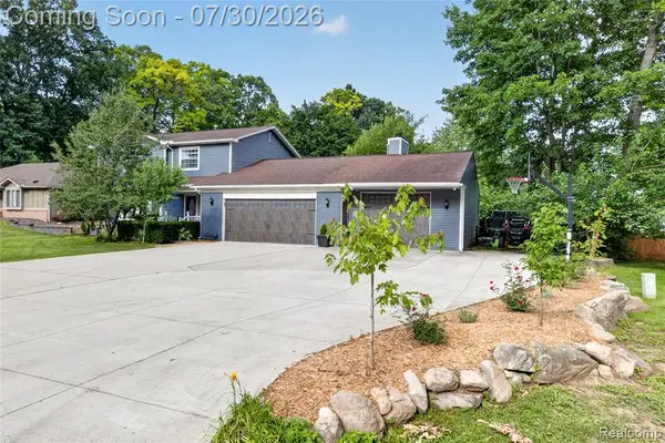 5890 Chickadee, Clarkston, MI 48346