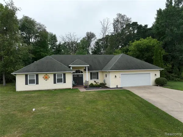 2395 Karen, Howell, MI 48855