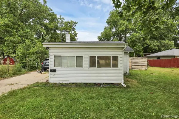 719 Robert, Lansing, MI 48910