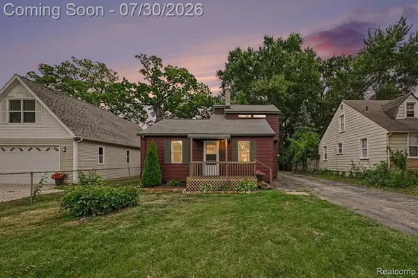 1867 Maddy, Keego Harbor, MI 48320