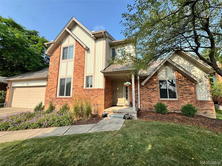 2310 Norton, Rochester Hills, MI 48307 - #2