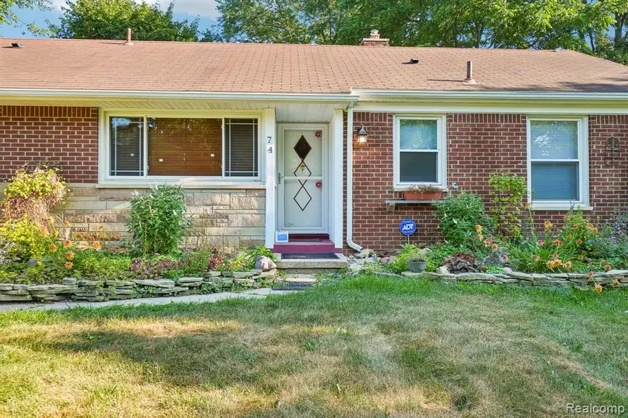 74 Barrington, Bloomfield, MI 48302 - #2