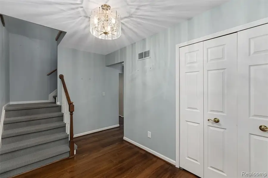 2937 Waterloo, Troy, MI 48084 - #2