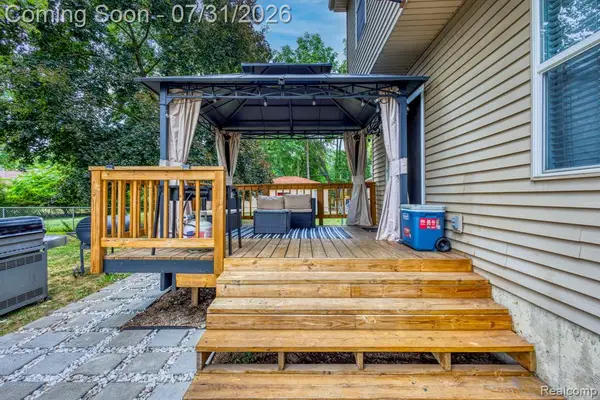 625 N Harvey, Westland, MI 48185