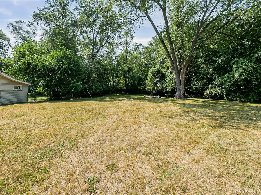 26747 Vassar, Redford, MI 48240 - #3
