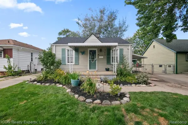 27855 Kaufman, Roseville, MI 48066
