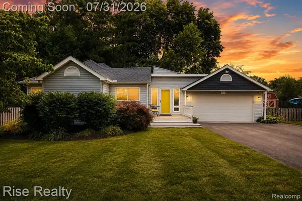 1870 Orchid, Waterford, MI 48328