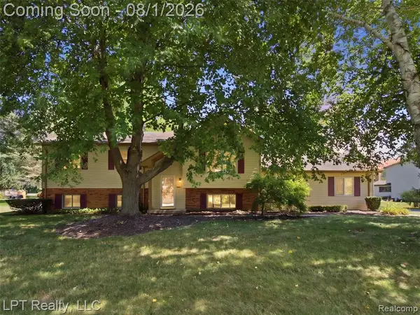 917 Del Sher, Brighton, MI 48114
