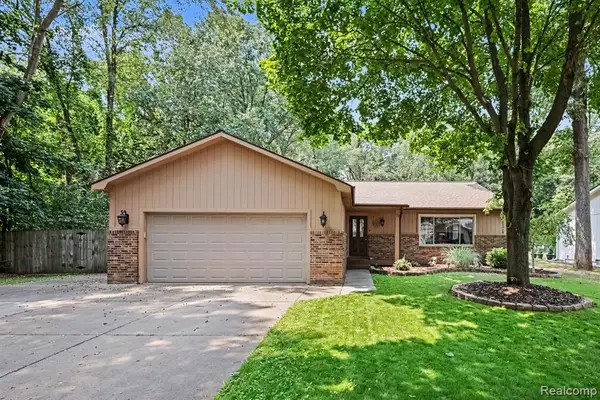 3135 Jennella, Commerce Twp, MI 48390