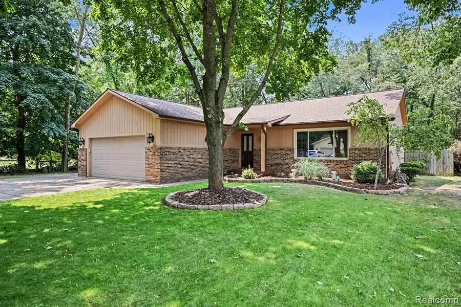 3135 Jennella, Commerce Township, MI 48390 - #3