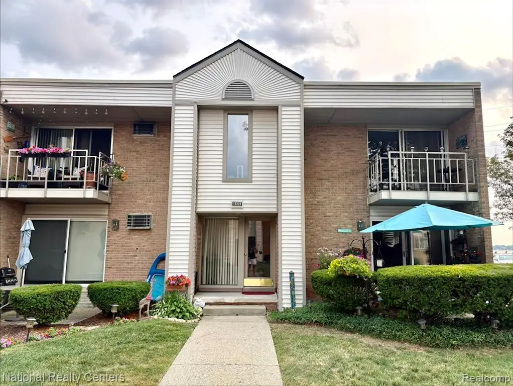 1669 Cass Lake #D, Keego Harbor, MI 48320 - #1