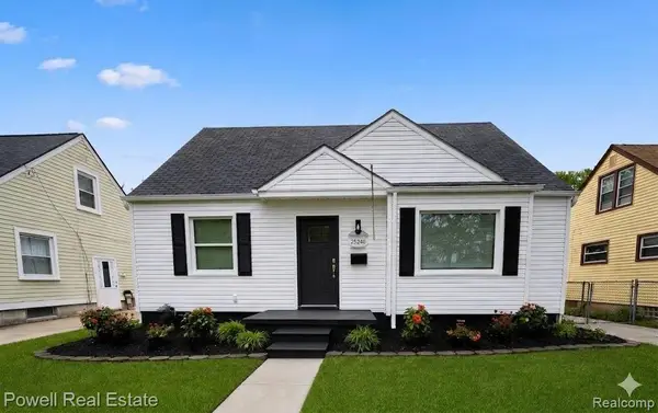 25246 Hayes Rd, Roseville, MI 48066