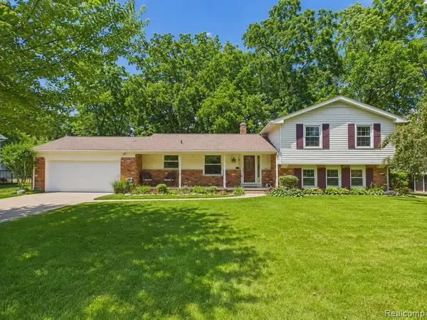 29942 Briarton, Farmington Hills, MI 48331