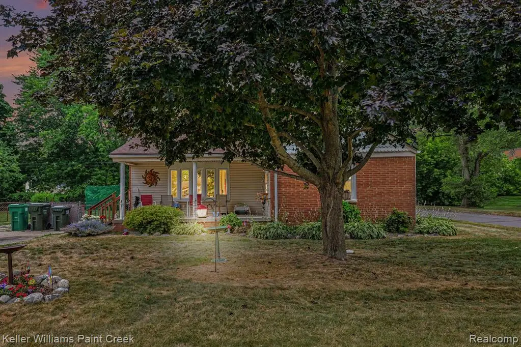 2340 Hessel, Rochester Hills, MI 48307 - #1