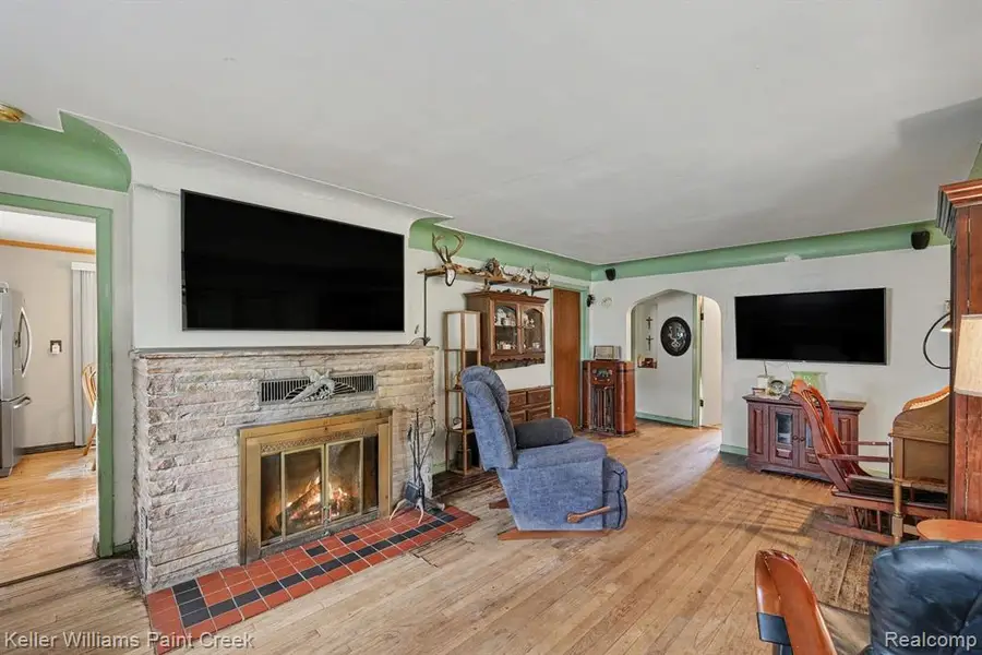 2340 Hessel, Rochester Hills, MI 48307 - #3