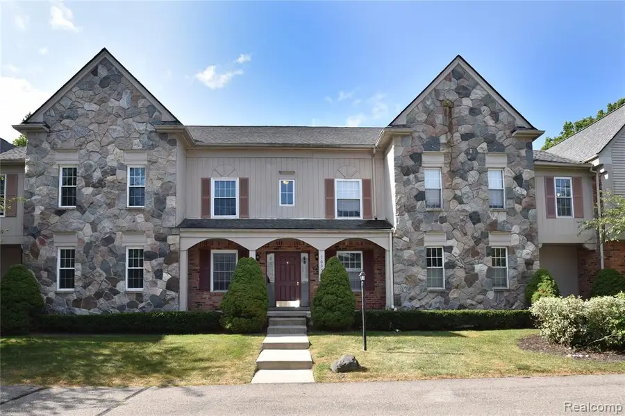 1635 Huntington #A, Rochester Hills, MI 48309 - #2