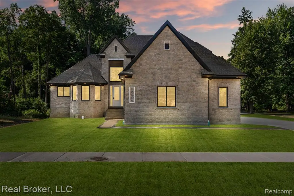 12114 22 Mile Rd, Shelby, MI 48315 - #1
