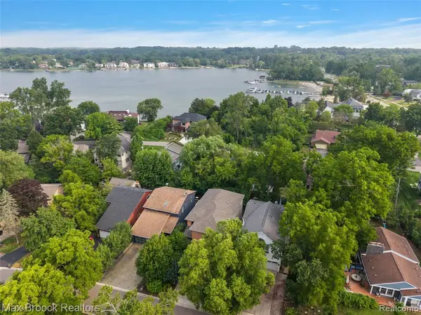 5348 Sunnycrest, West Bloomfield, MI 48323